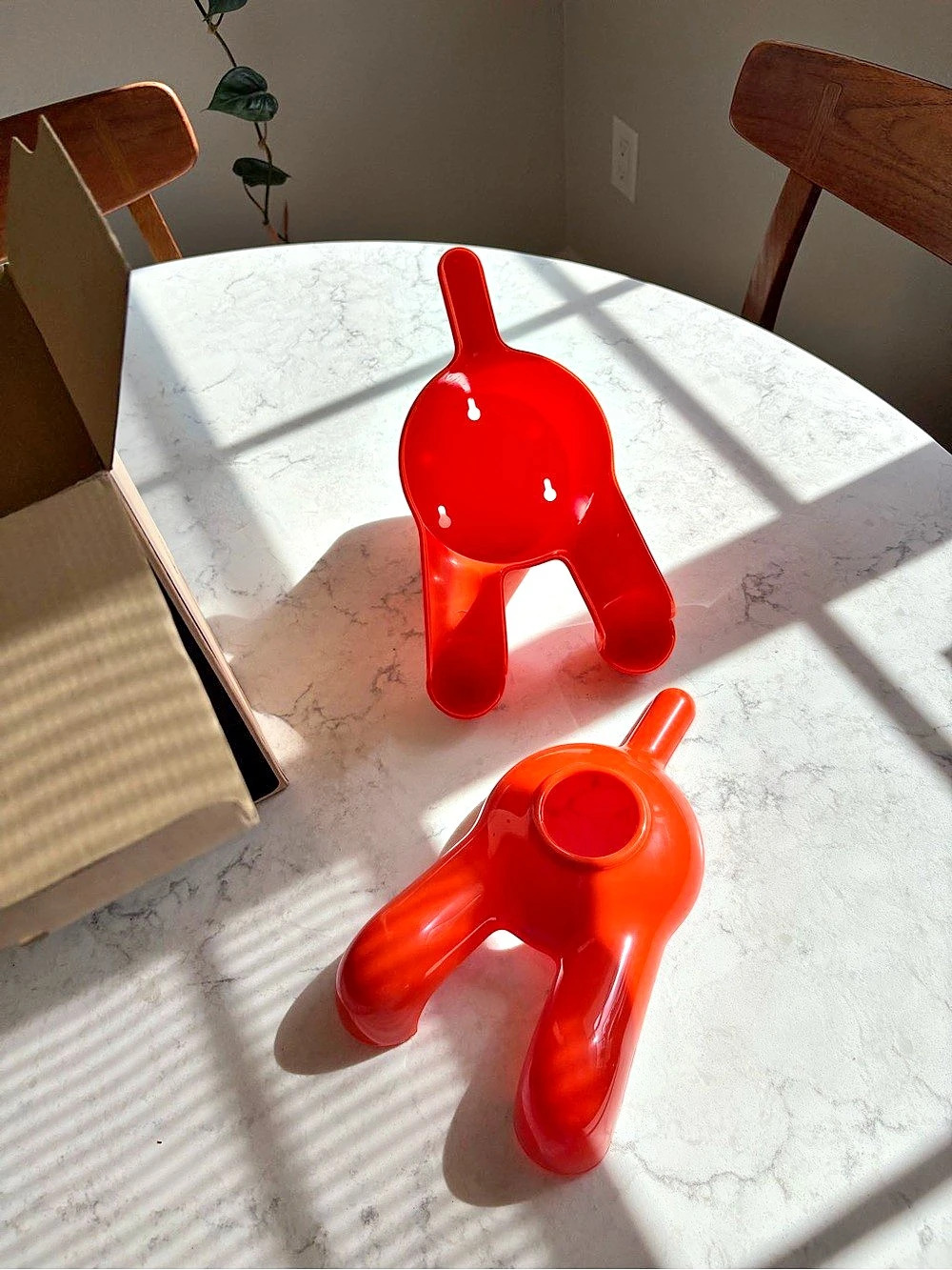 Propaganda D. Dog Tissue Holder Orange Decor Set